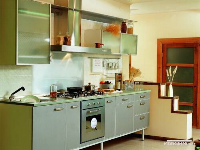 Корпусная мебель для кухни - это множество стилей и цветов