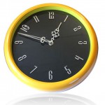 Часы настенные для кухни в желтом обрамлении